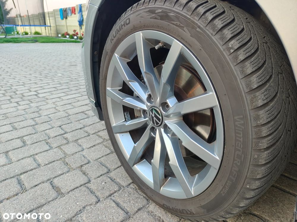 Volkswagen Passat Variant 2.0 TDI SCR DSG 4Motion Elegance - 18