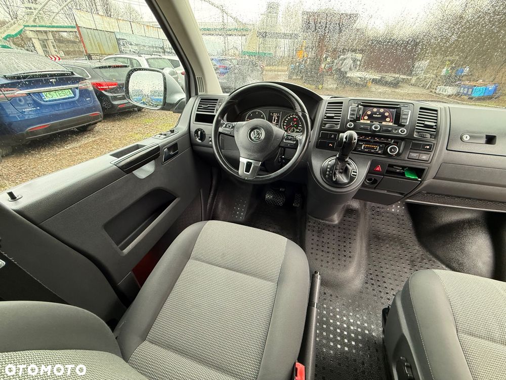 Volkswagen Caravelle - 7