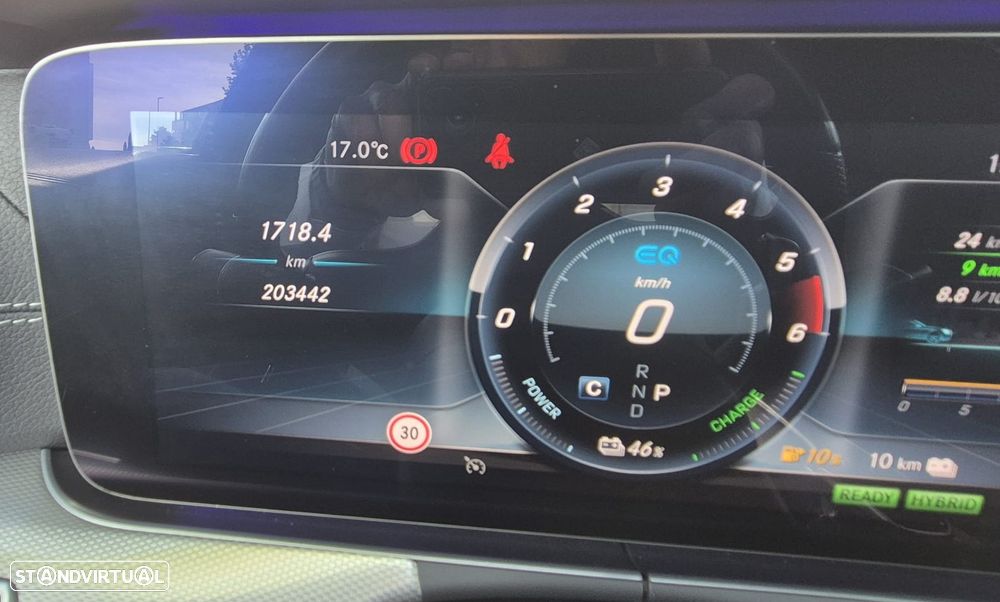 Mercedes-Benz E 300 de 9G-TRONIC AMG Line - 12