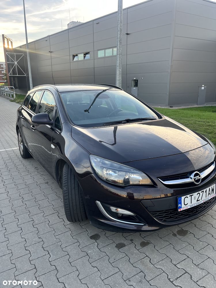 Opel Astra 2013 photo 2
