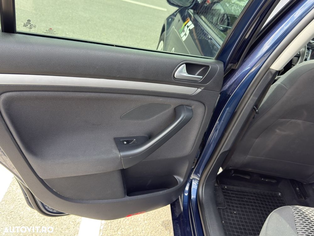Volkswagen Golf 1.6 TDI DPF Trendline - 5