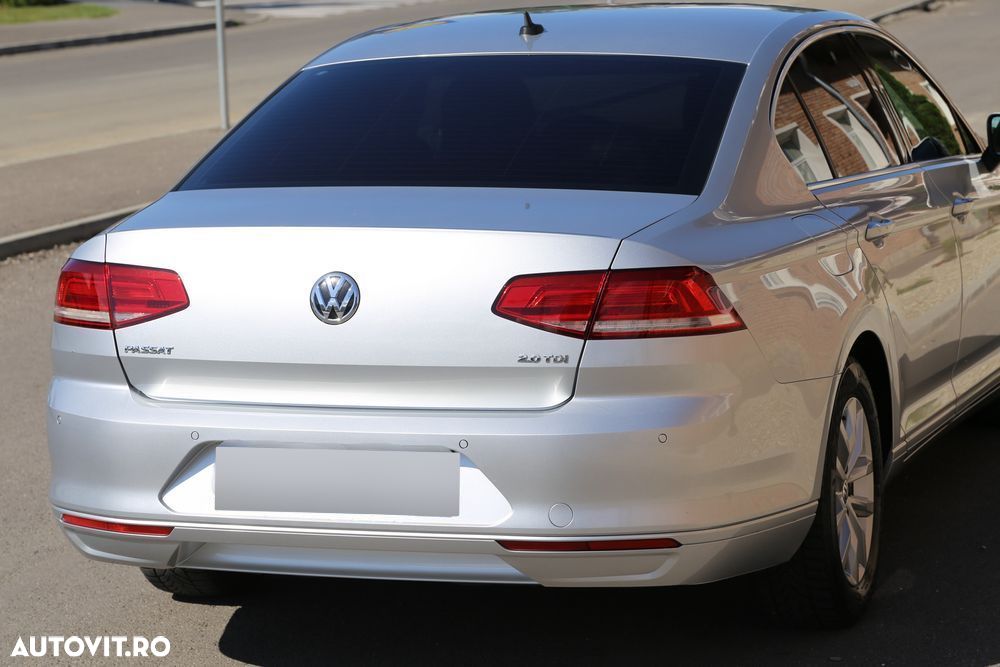 Volkswagen Passat 2.0 TDI DSG Comfortline - 9