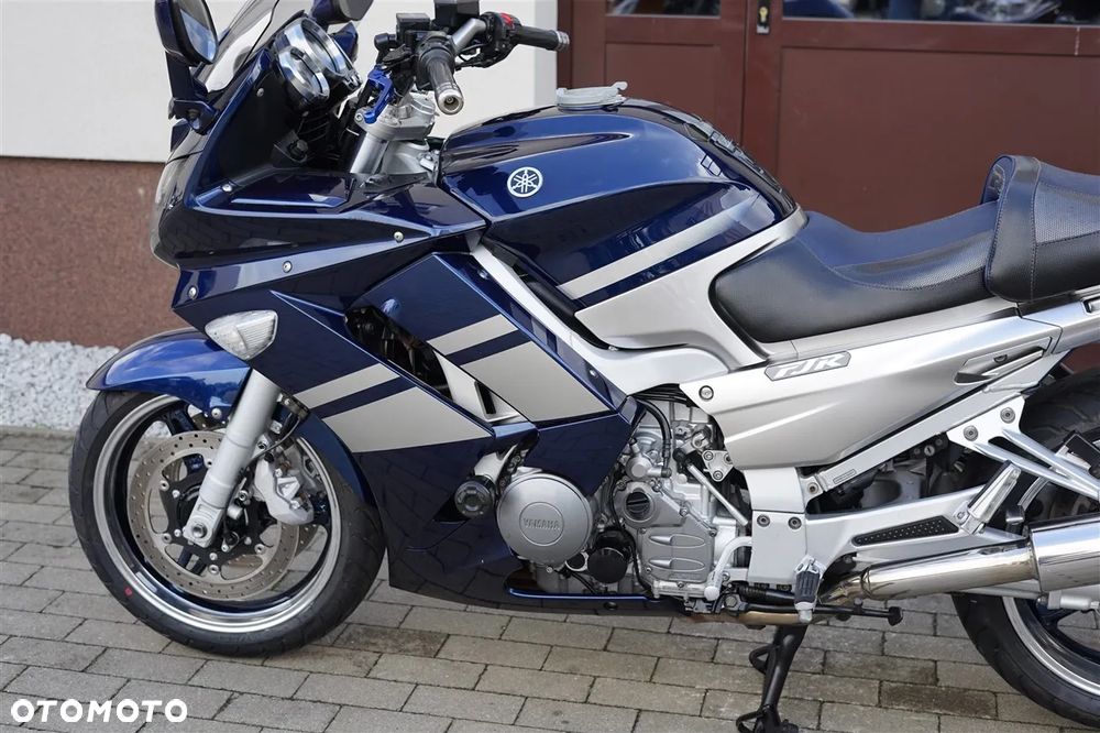 Yamaha FJR - 25