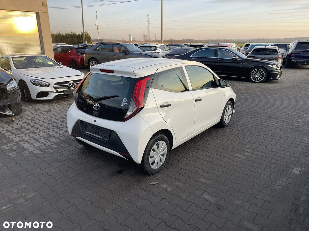 Toyota Aygo x - 2