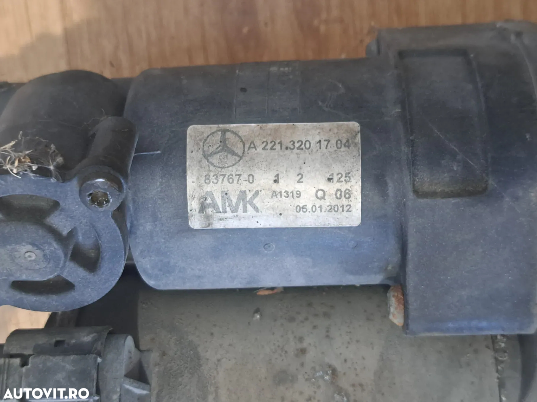 Compresor pompa suspensie pneumatica perne aer originala Mercedes S-class W221 - 2