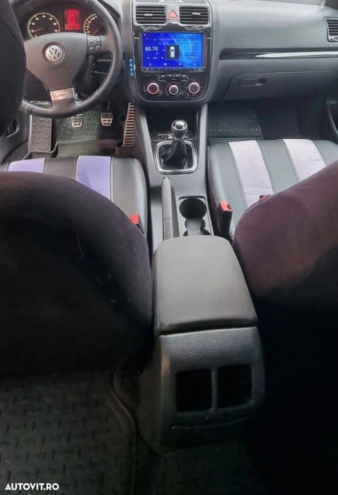 Volkswagen Golf - 6