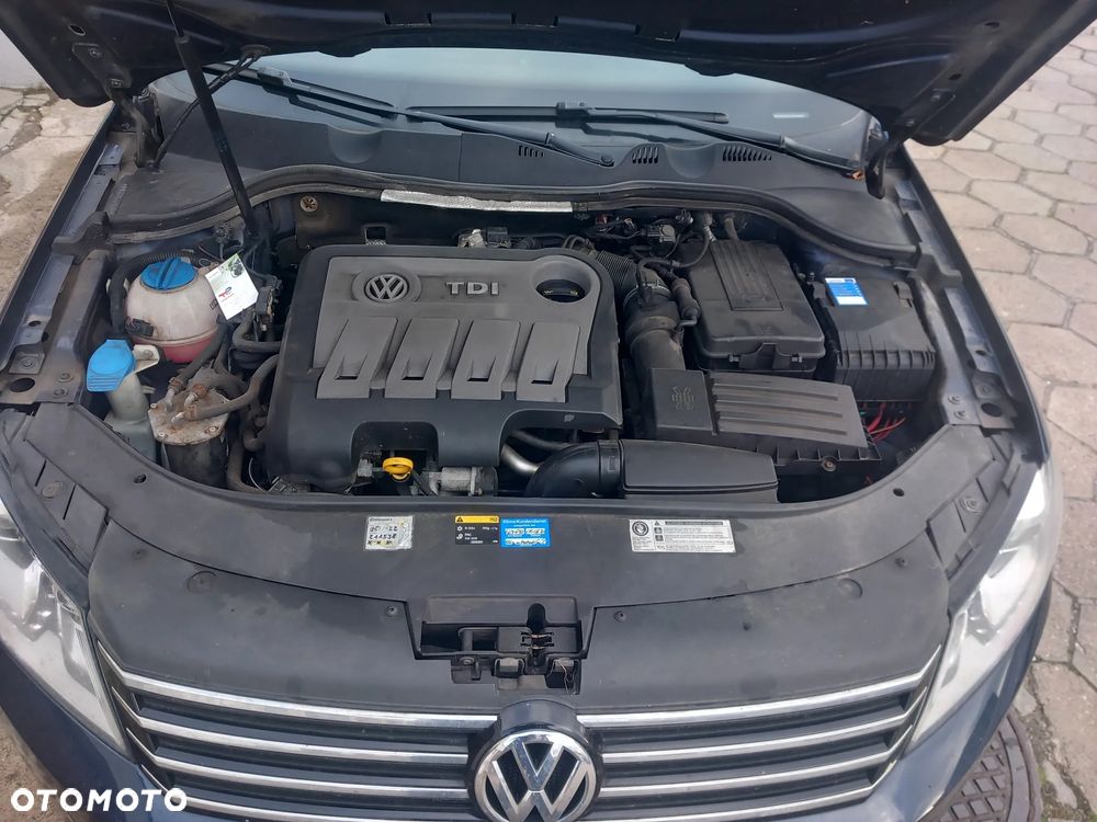 Volkswagen Passat Variant 2.0 Blue TDI SCR Comfortline - 19