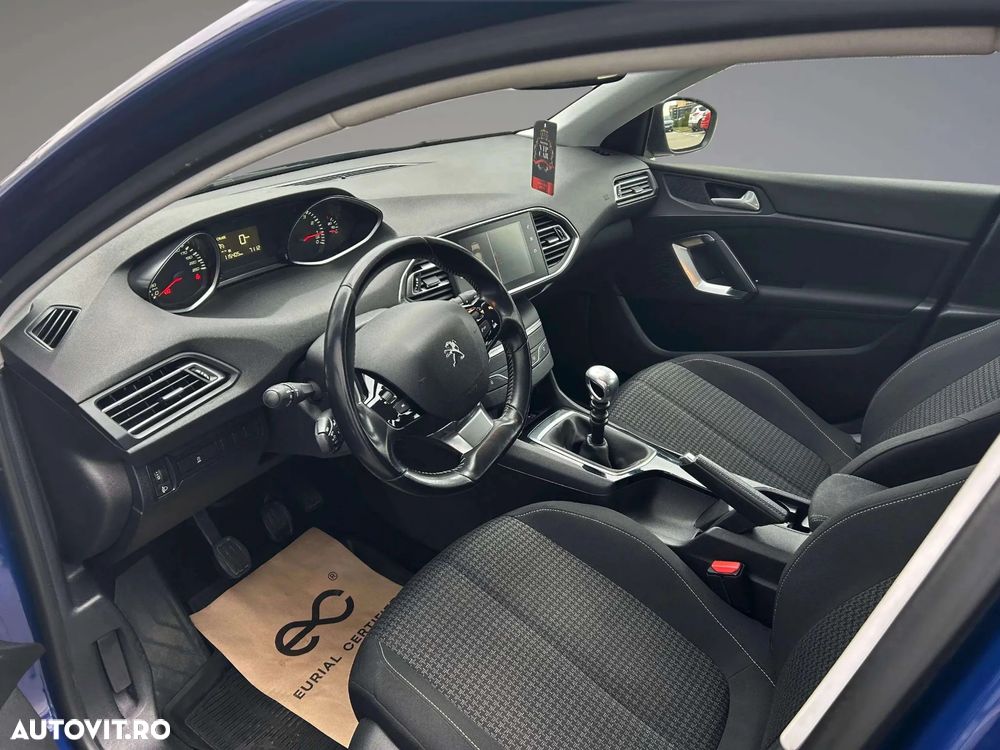Peugeot 308 1.2 L PureTech Turbo S&S Active - 6