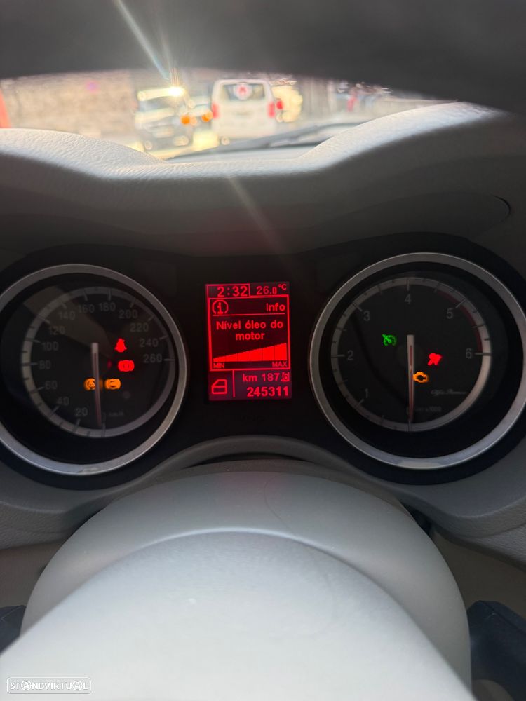 Alfa Romeo 159 Sportwagon 1.9 JTDm 16V Sportiva+ - 27