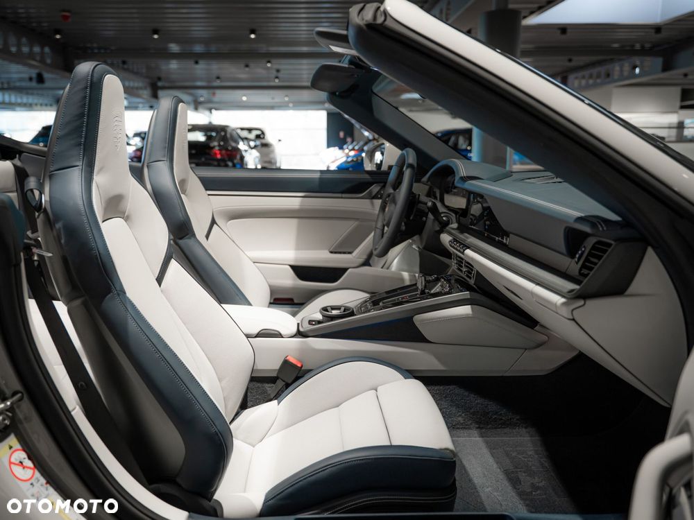 Porsche 911 Carrera S Cabrio - 24