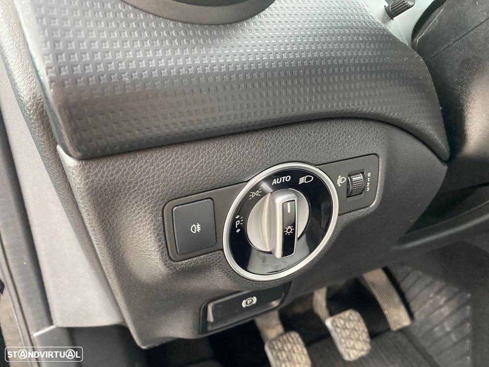 Mercedes-Benz A 180 CDI AMG Line - 10