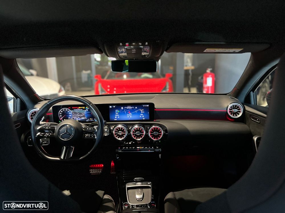 Mercedes-Benz A 250 e AMG Line - 18