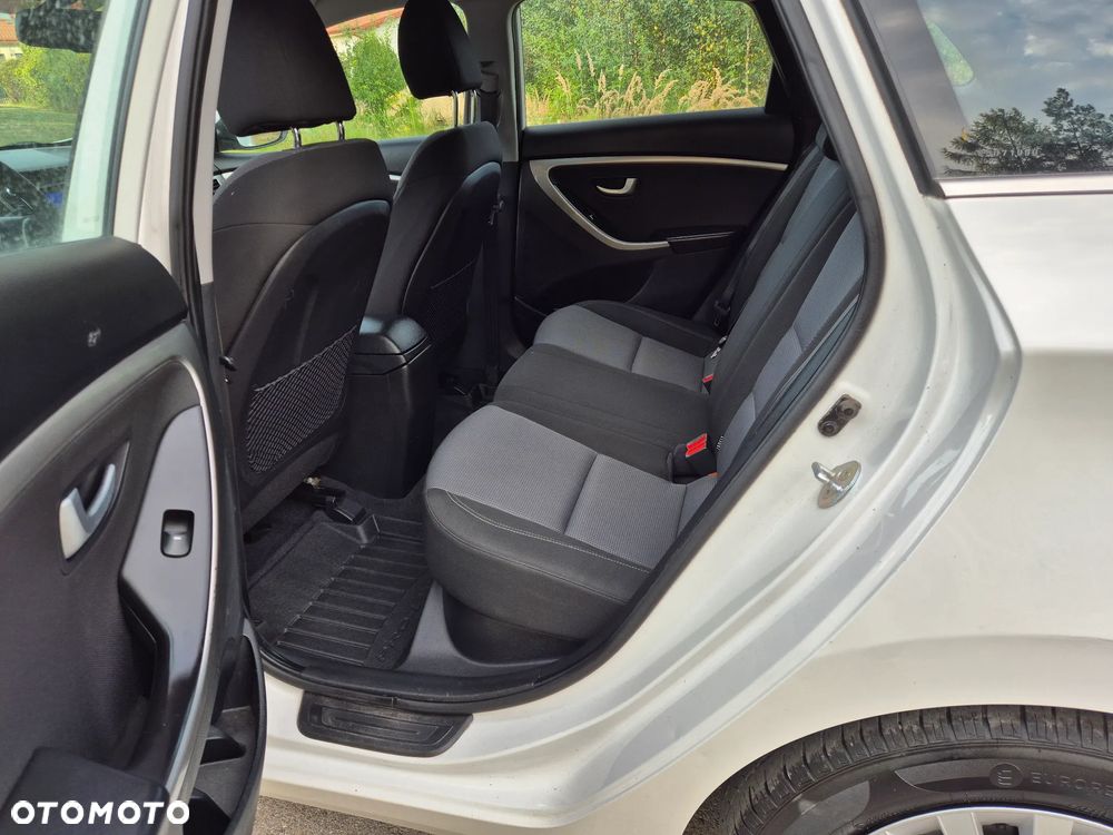 Hyundai i30 ver-1-6-crdi-bluedrive-comfort - 10