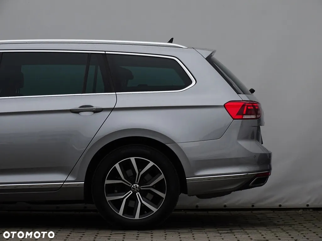 Volkswagen Passat Variant 2.0 TDI SCR DSG 4Motion Elegance - 3