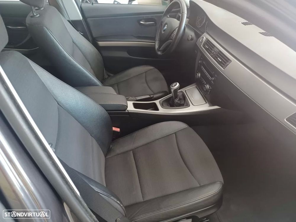 BMW 318 d - 24