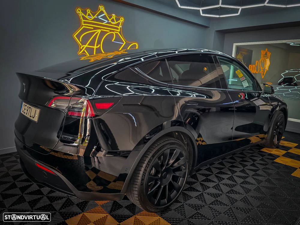 Tesla Model Y Long Range Dual Motor AWD - 14