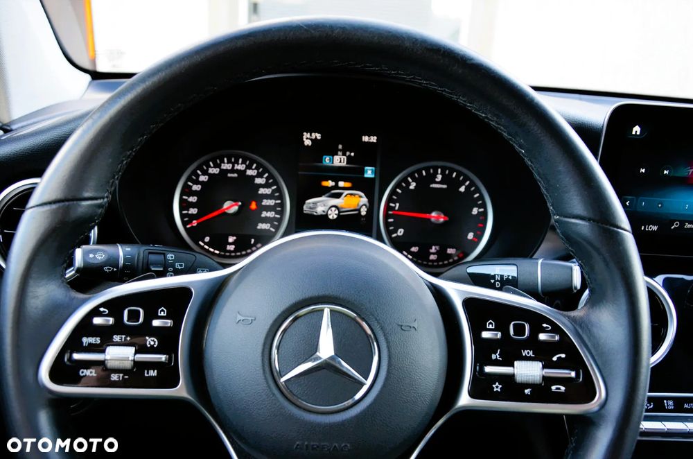 Mercedes-Benz GLC - 17
