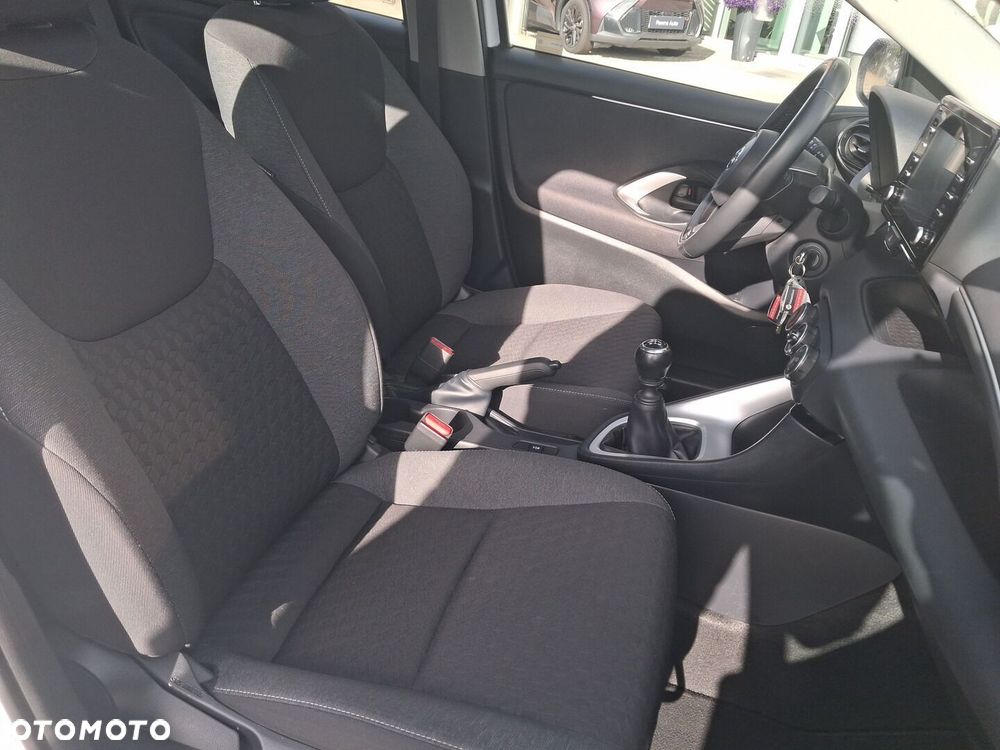 Toyota Yaris - 16