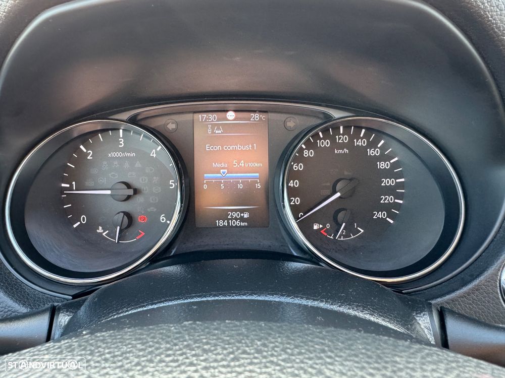 Nissan Qashqai 1.5 dCi N-Connecta 18 - 21