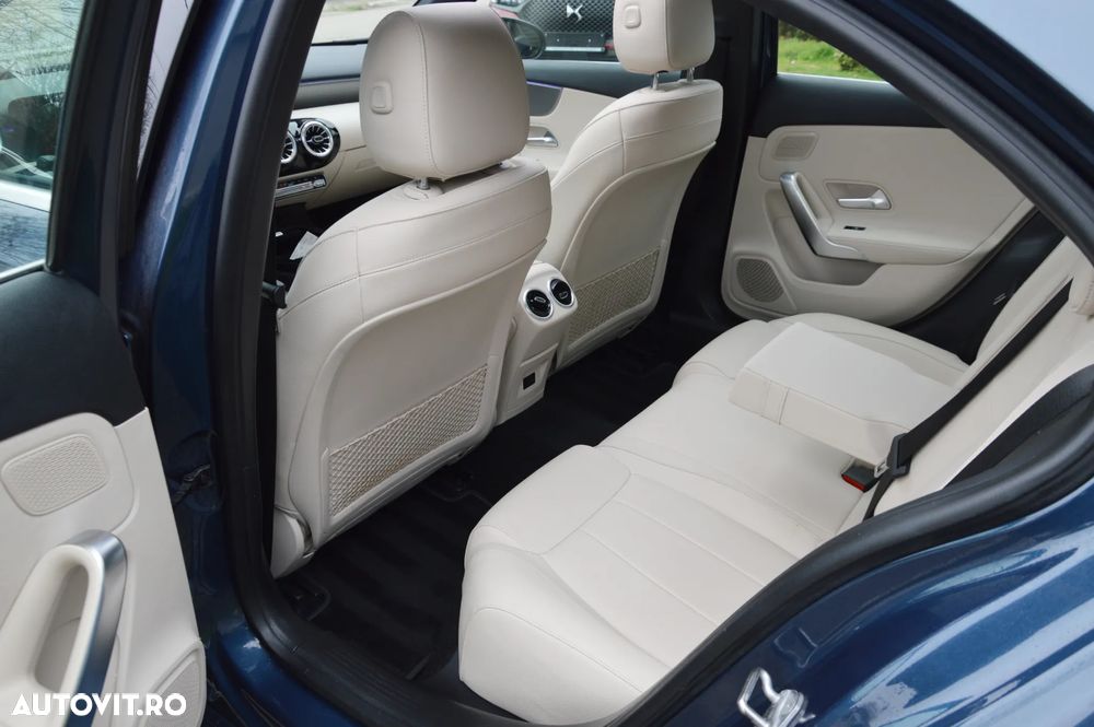 Mercedes-Benz A 180 Sedan 7G-DCT Lim. Special Edition - 27