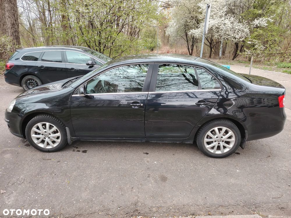 Volkswagen Jetta 1.6 Comfortline - 2