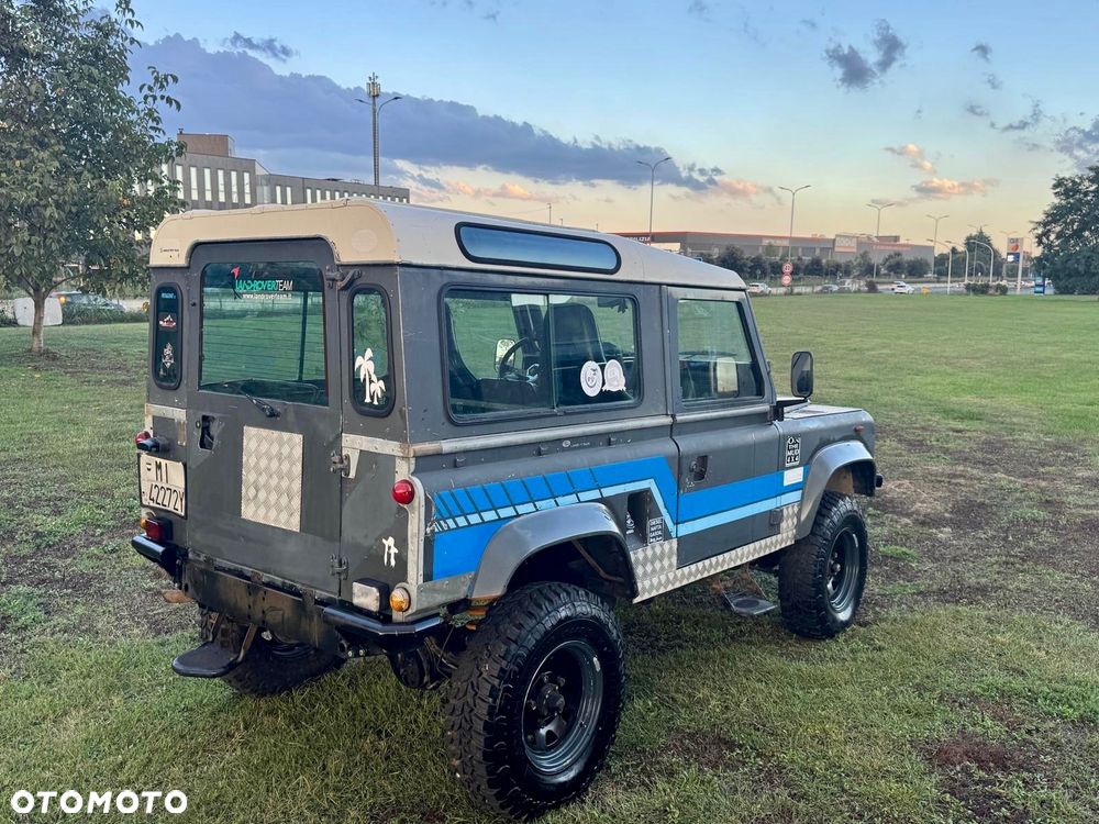 Land Rover Defender - 5