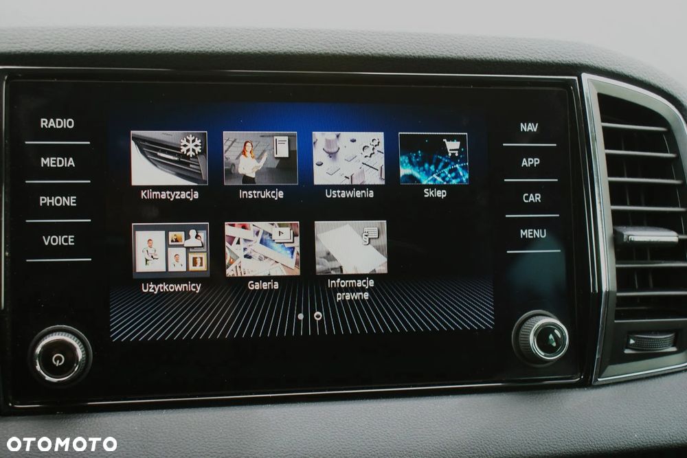 Skoda Karoq 1.5 TSI ACT 4x2 Style DSG - 25