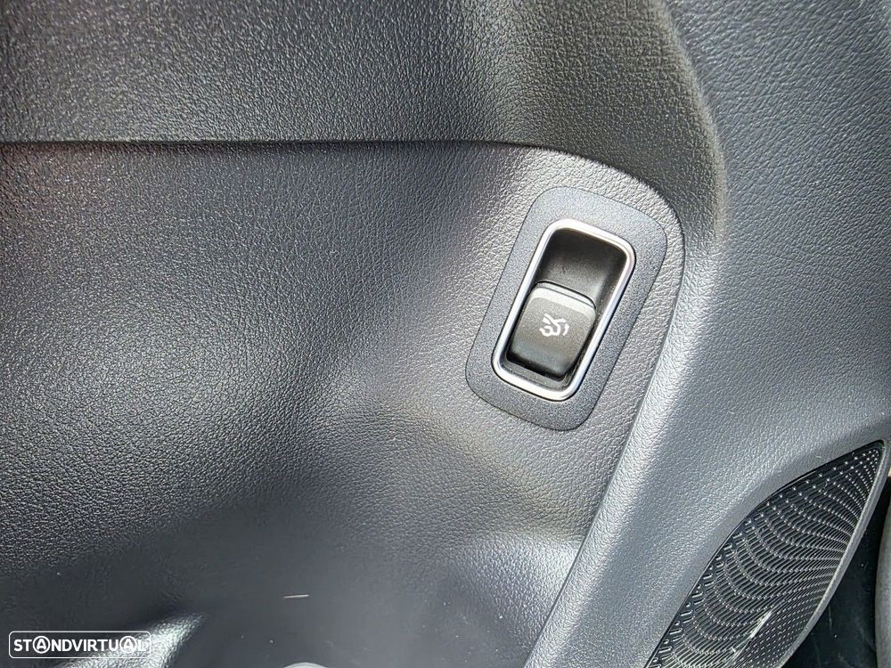 Mercedes-Benz CLA 200 d 4Matic 8G-DCT AMG Line - 40