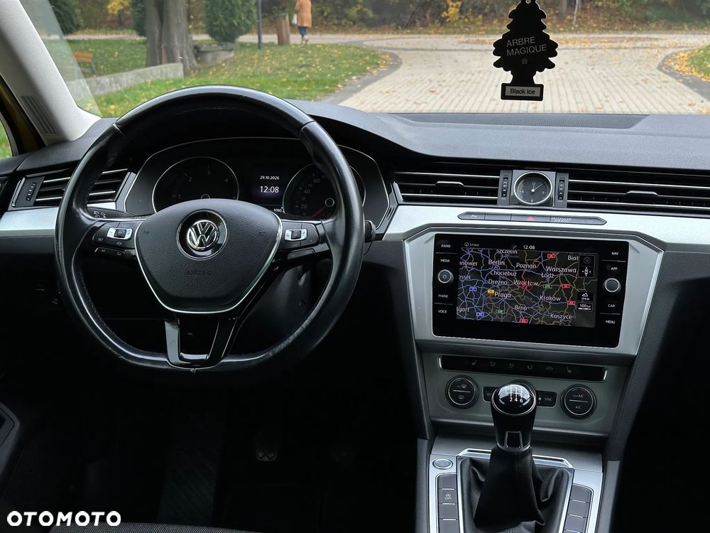 Volkswagen Passat - 10