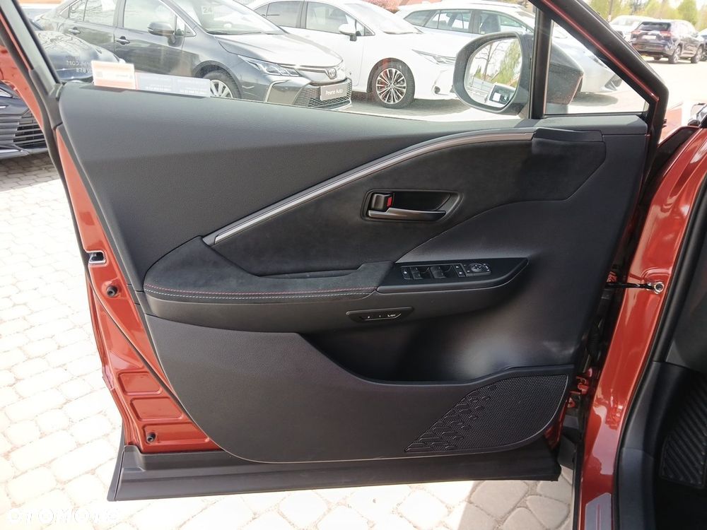 Toyota C-HR - 23