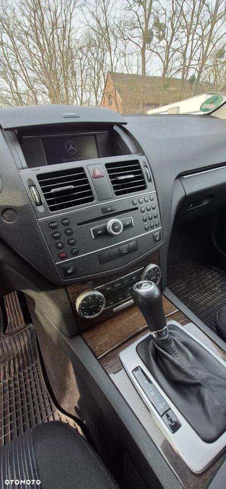 Mercedes-Benz Klasa C 180 CGI Automatik BlueEFFICIENCY - 7