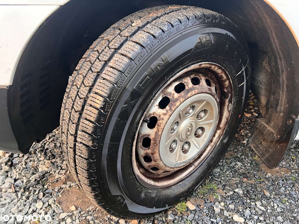 Hyundai H-1 2.5 CRDi Comfort - 12