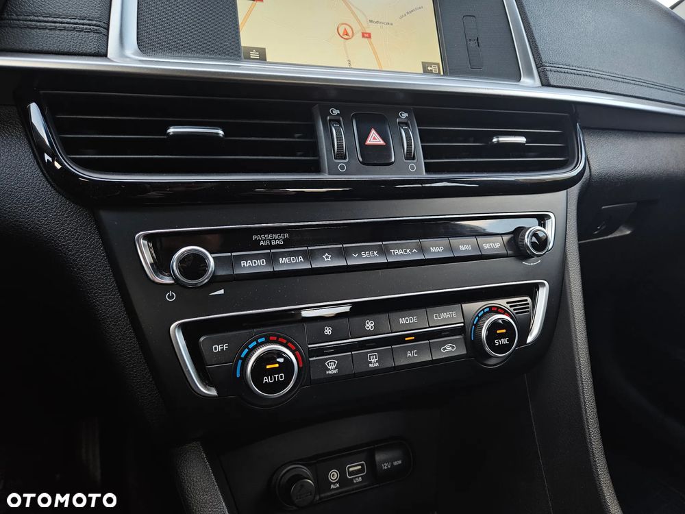 Kia Optima 2.0 M - 19