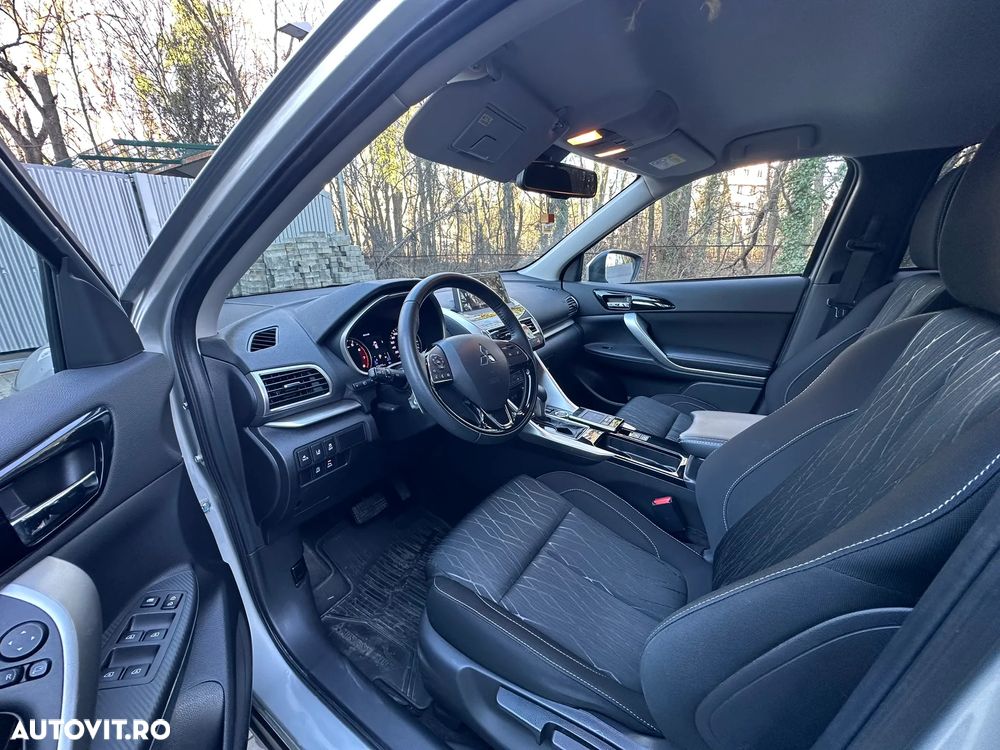 Mitsubishi Eclipse-Cross 1.5-litre 16-valve DOHC MIVEC 4X4 Intense+ Aut. - 3