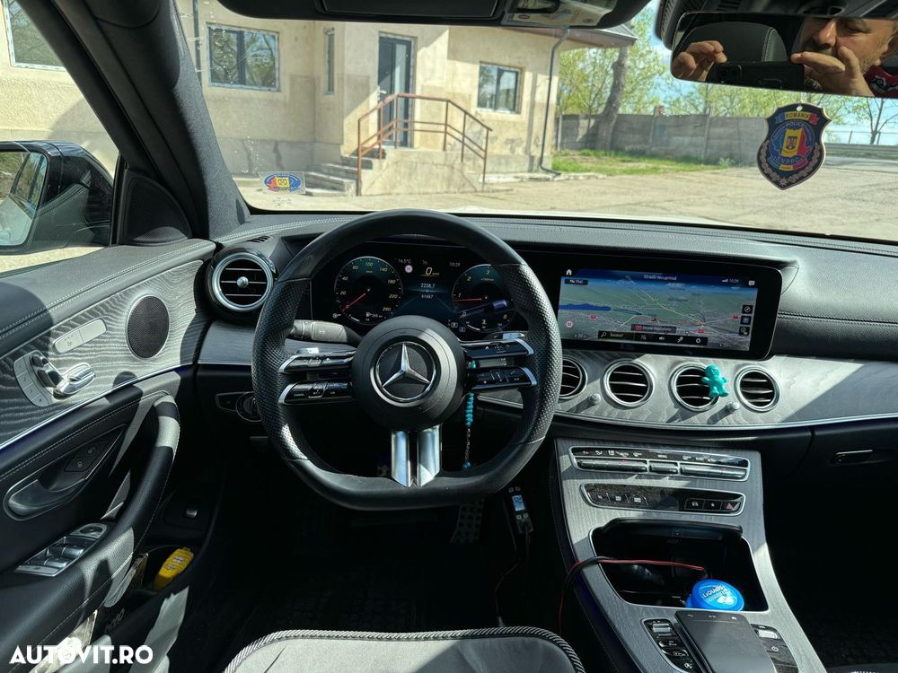 Mercedes-Benz E 220 d 4Matic T 9G-TRONIC AMG Line - 23