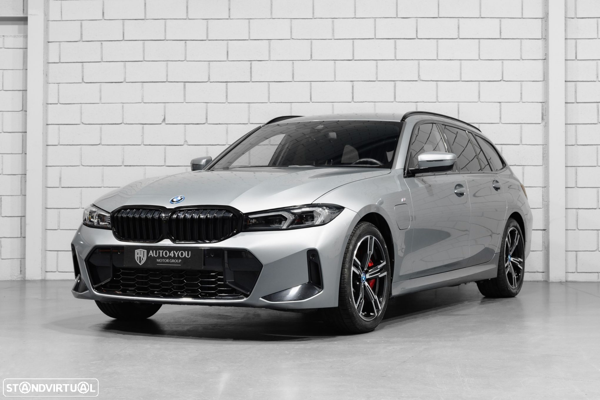 BMW 320 e Touring Pack Desportivo M Auto - 1