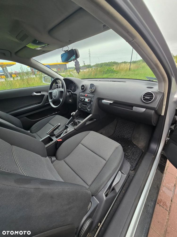 Audi A3 3-drzwiowe 1.6 Ambition - 11