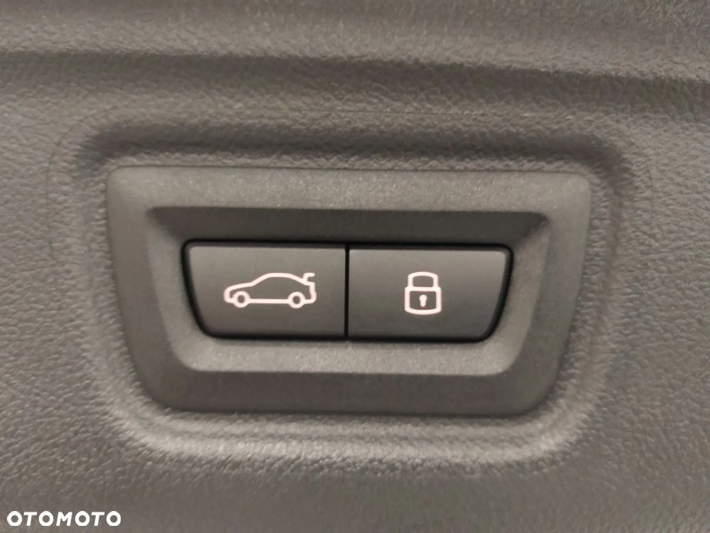 BMW M3 Competition M xDrive - 25