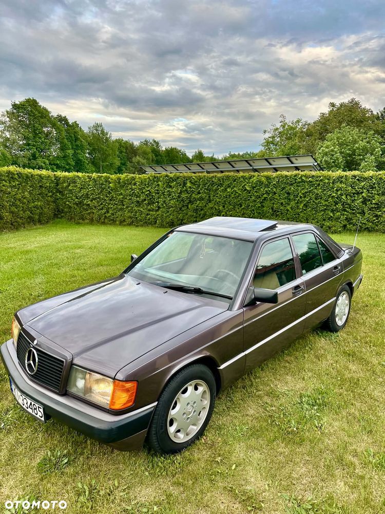 Mercedes-Benz W201 (190) - 1