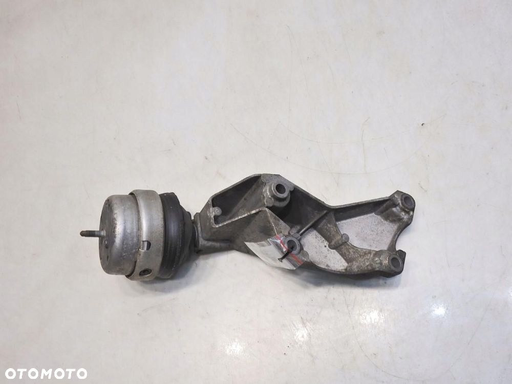 ŁAPA PODUSZKA SILNIKA LEWA AUDI A4 B7 2.0 TFSI 8E0199307A - 3