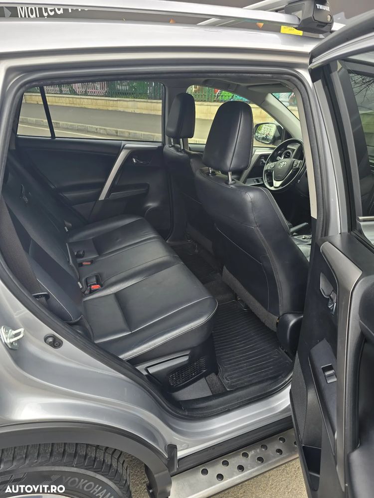 Toyota RAV4 - 10
