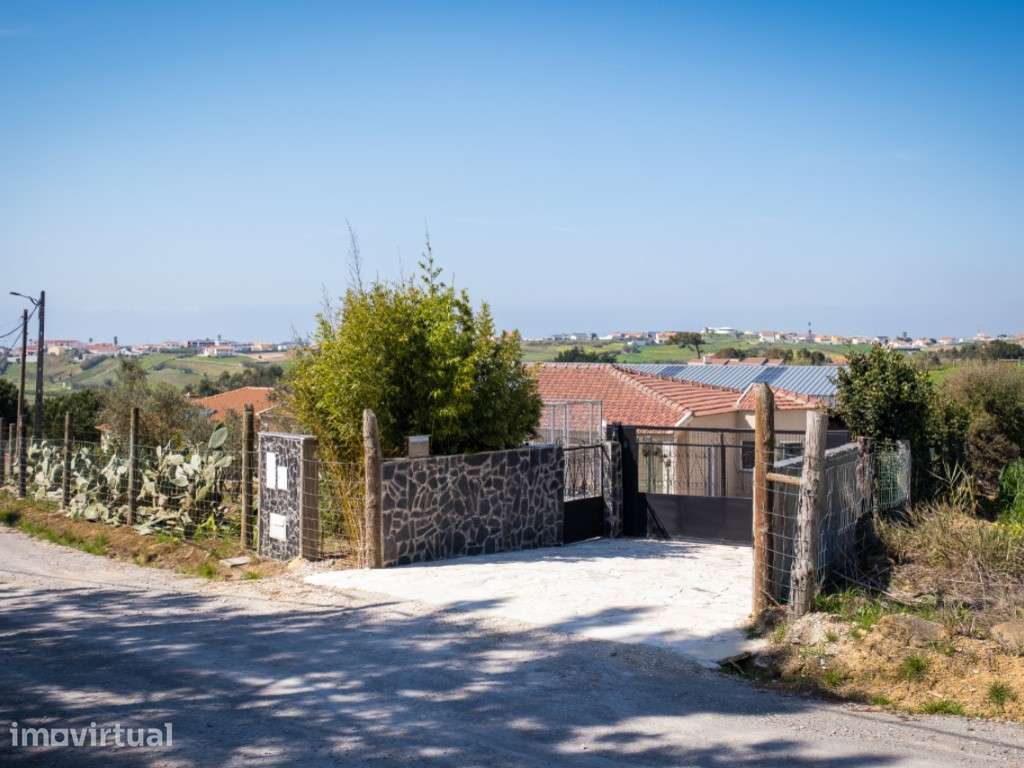 Moradia T3 + Moradia T1 + Armazém em Santa Bárbara, Lourinhã - Grande imagem: 2/60