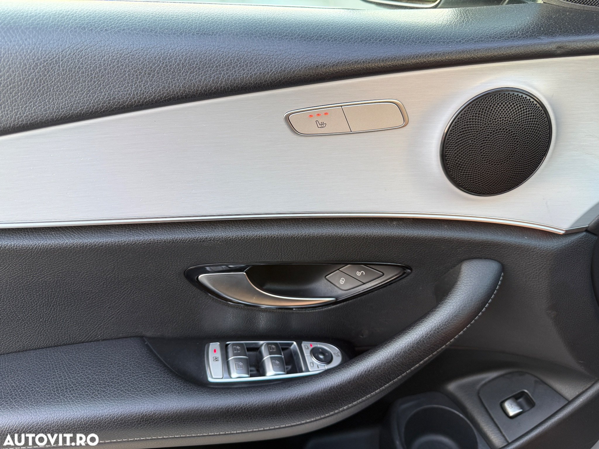 Mercedes-Benz E 220 d T 9G-TRONIC Avantgarde - 13