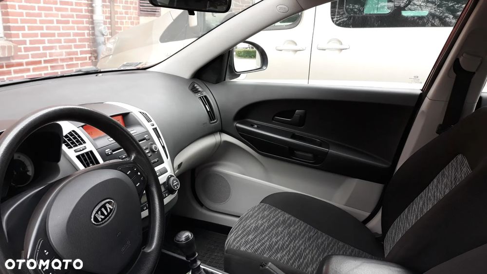 Kia Ceed 1.4 Comfort - 17