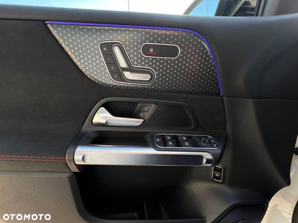 Mercedes-Benz GLB - 8