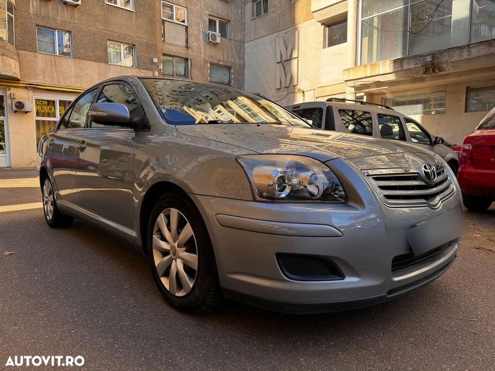 Toyota Avensis 1.6 Comfort - 1