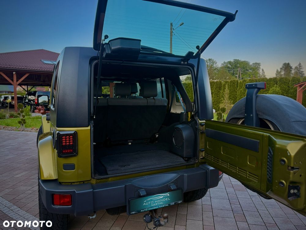 Jeep Wrangler Unlimited 3.8 Sahara - 13