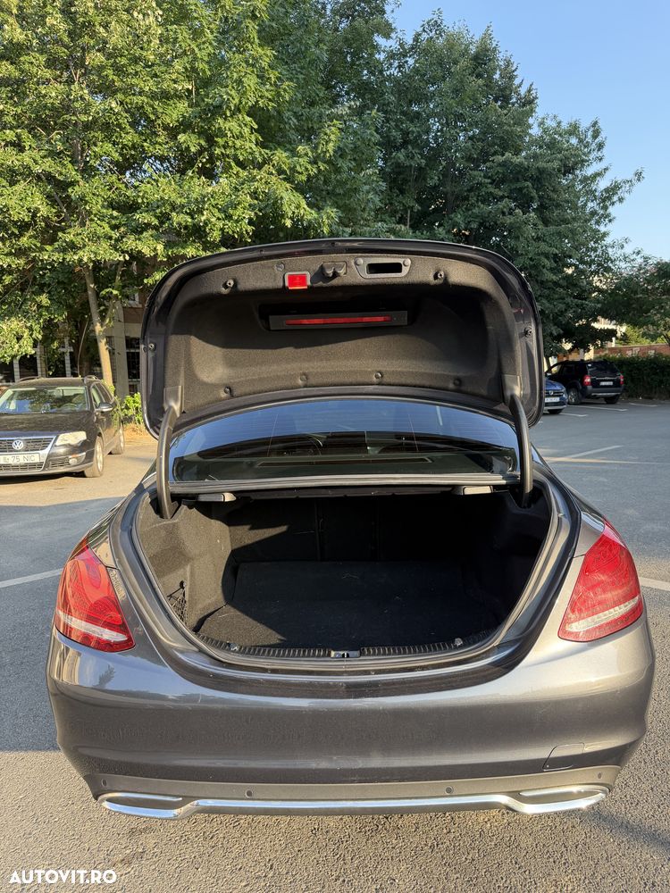 Mercedes-Benz C - 9