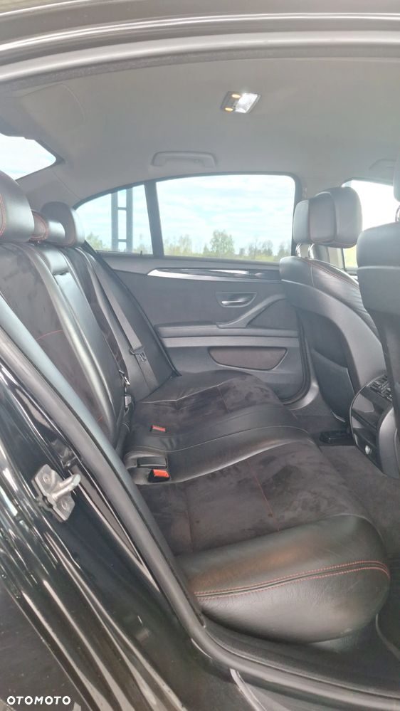 BMW Seria 5 525d xDrive Sport-Aut - 11