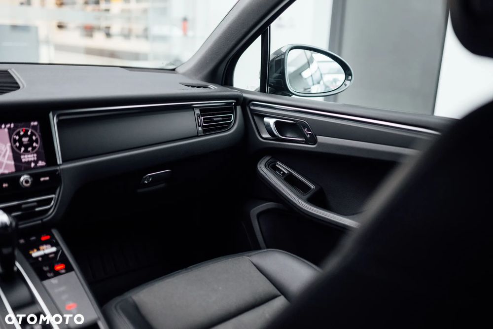 Porsche Macan Standard - 25